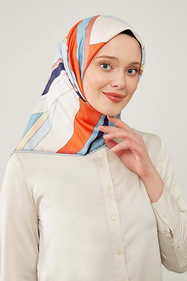 وشاح رمادي سميك مخطط - 2