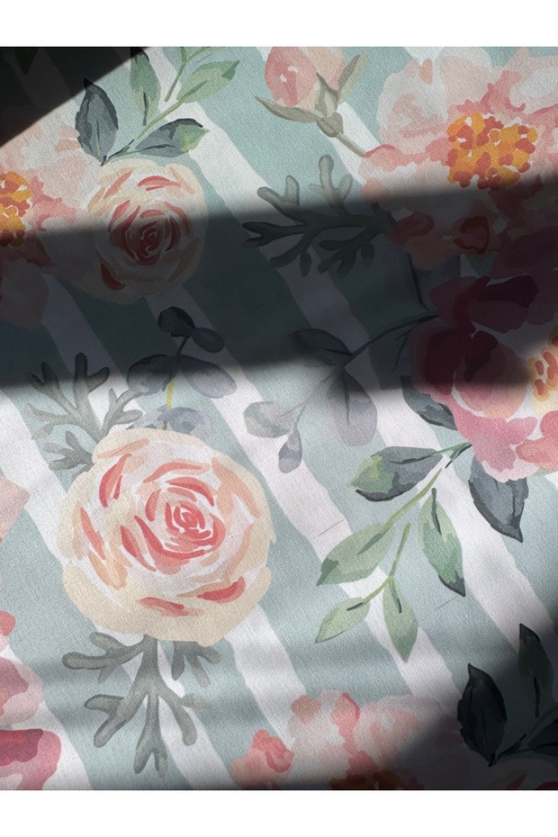 قماش ناعم بنقشة الزهور - 2
