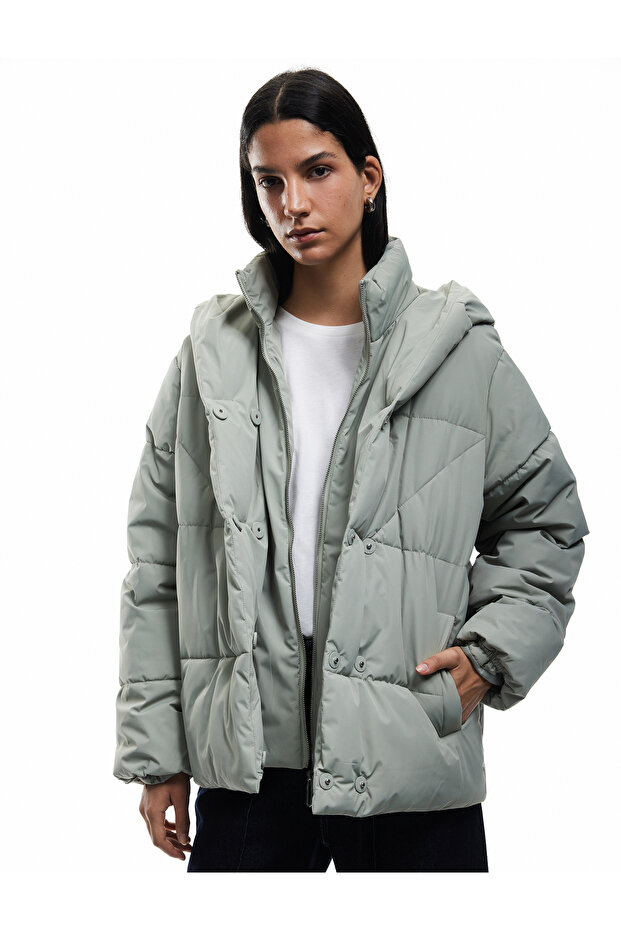 Hooded Zippered Button Detailed Pocket Comfortable Fit Quilted Puffer Jacket