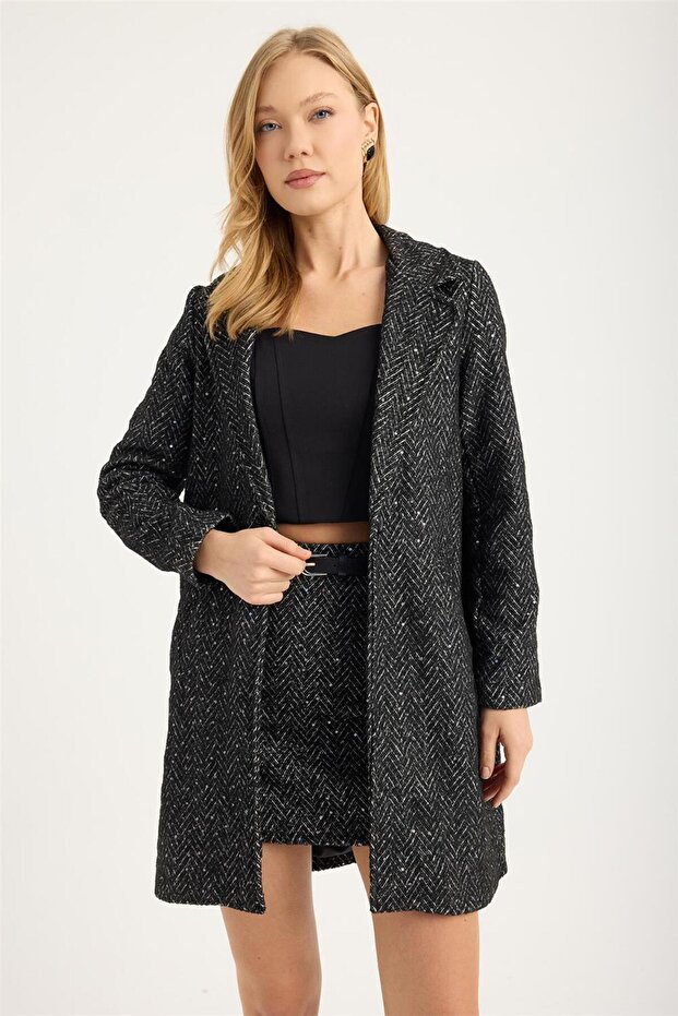 سترة طويلة مزينة بالترتر بجيبين بنمط جلد السمك - 2