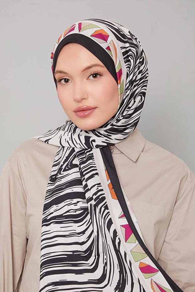 Black Zebra Pattern Club Shawl