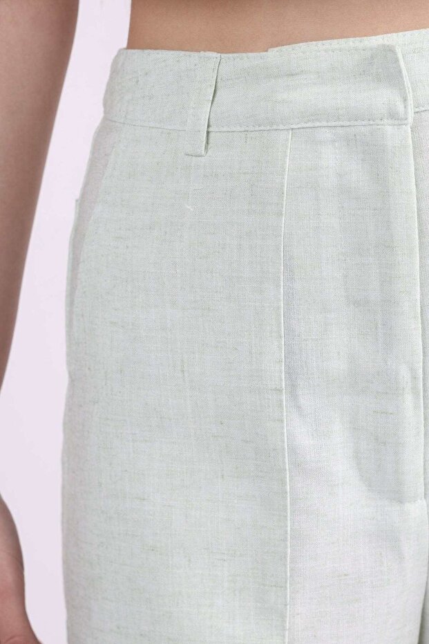 Solid High-Waist Shorts - 3