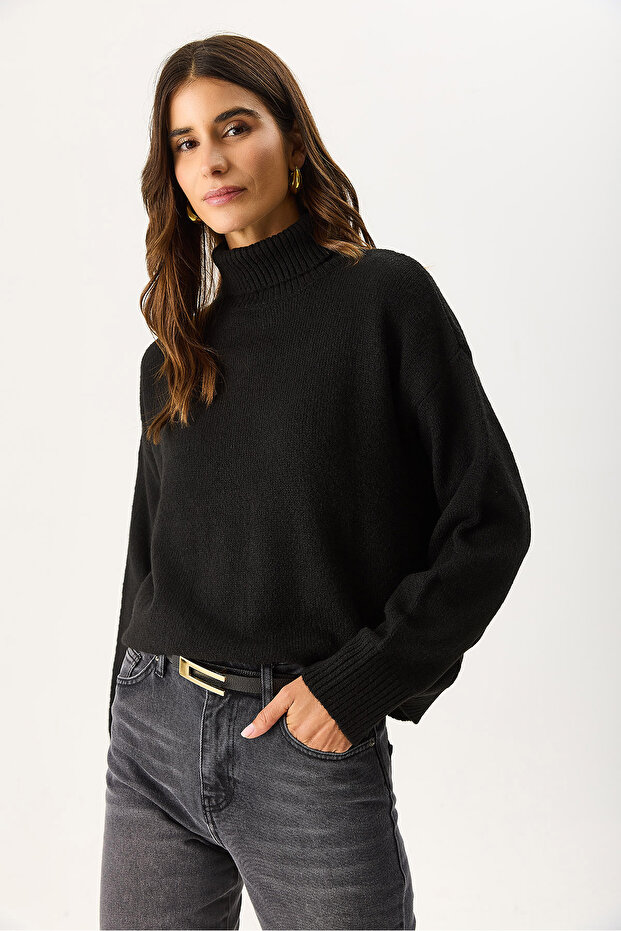 Kadın Dik Yaka Kalın Triko - Siyah - 4