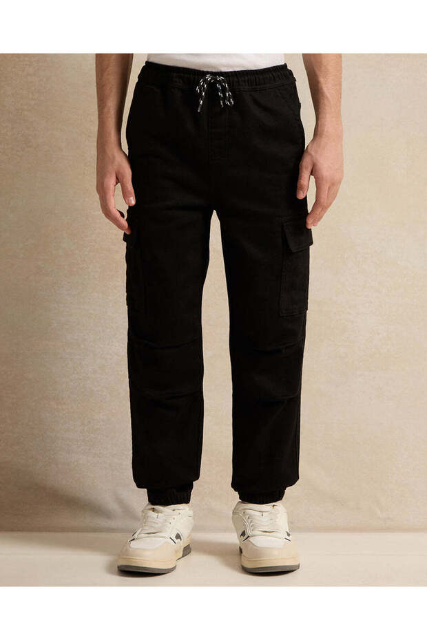 Senior Boys Black Solid Cargo Joggers