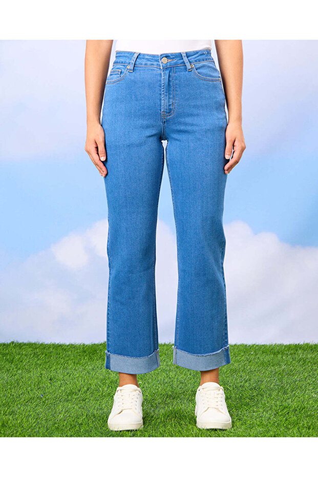 Women Blue Straight Fit Jeans