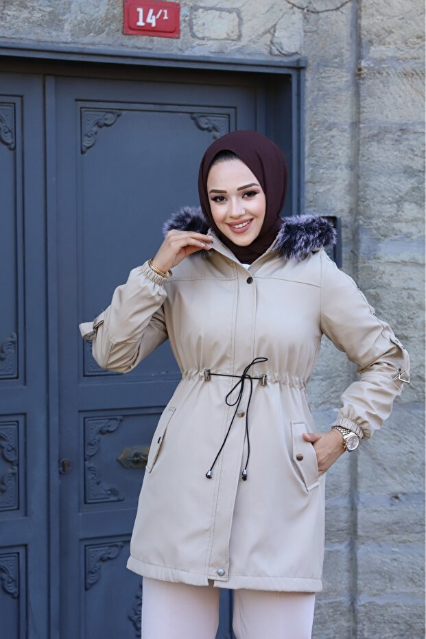 معطف شتوي مبطن بالفرو ومقاوم للماء