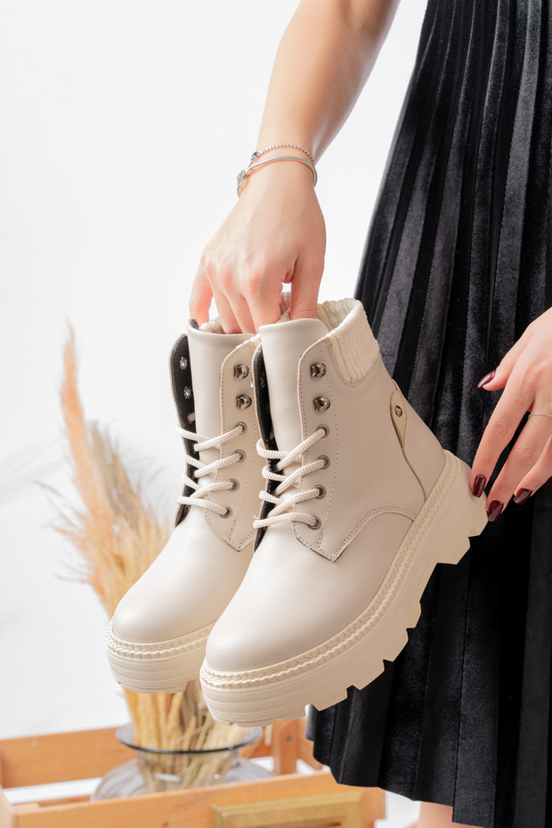 bot Bot & Bootie - 1