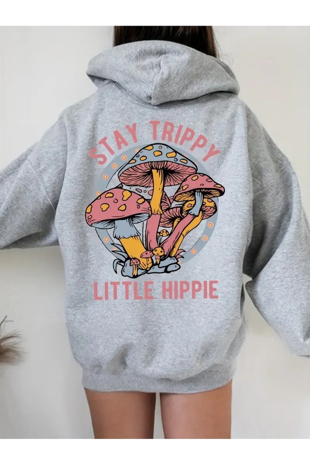 Printed Hoodie – Stylish Model Reflecting Modern Streetwear Style