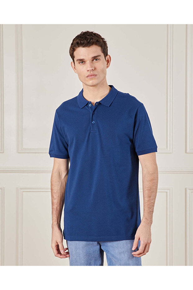 قميص بولو رجالي أساسي باللون الأزرق - 1