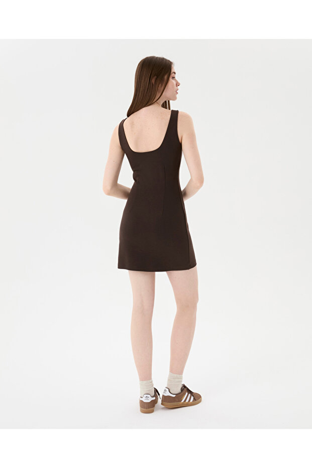 Kahverengi Ecovero™ Viskoz Sırt Dekolteli Basic Low Back Elbise - 2