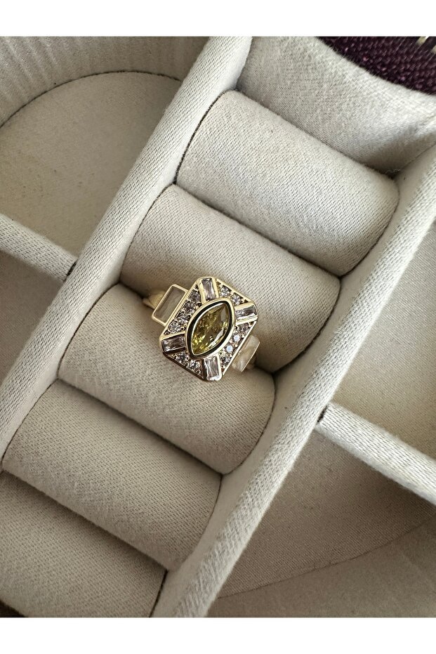 خاتم ذهبي رباعي الشكل من ماركة - 1