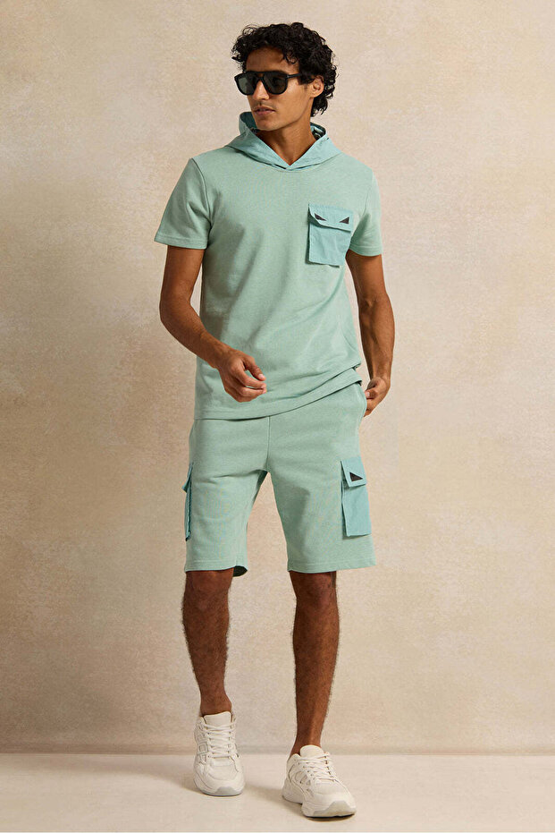 بنطلون رياضي رجالي بجيوب كارجو باللون الأزرق المخضر - 2