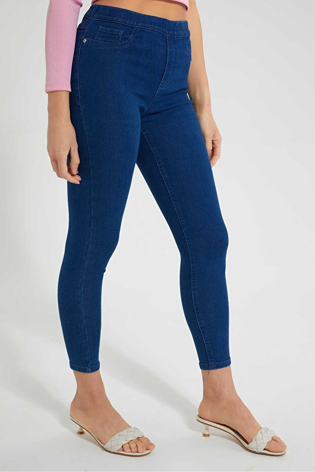 Women Blue Solid Skinny Fit Jeggings