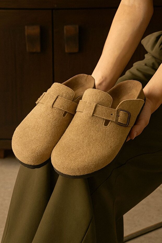 Felt Textured Closed-Front Comfortable Warm Daily Home and Outdoor Slippers