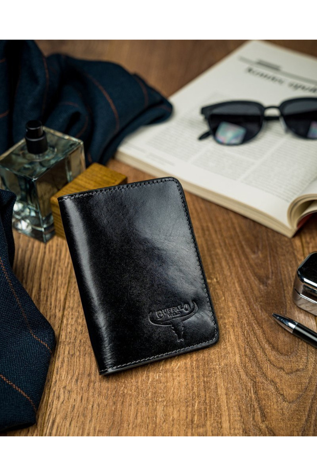 A solid Buffalo Wild® leather document case - 2