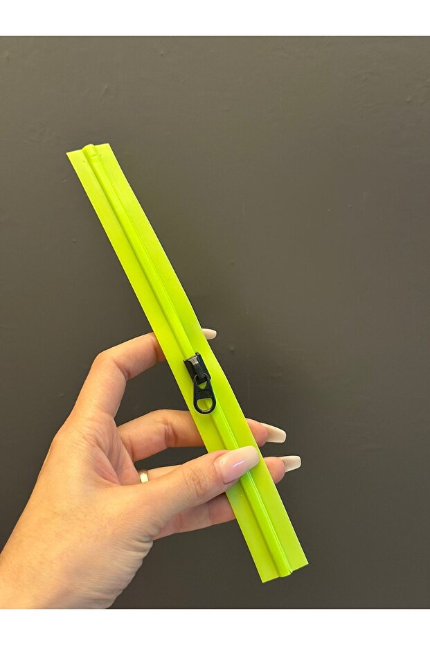 20X2 cm Plastic Zipper Green