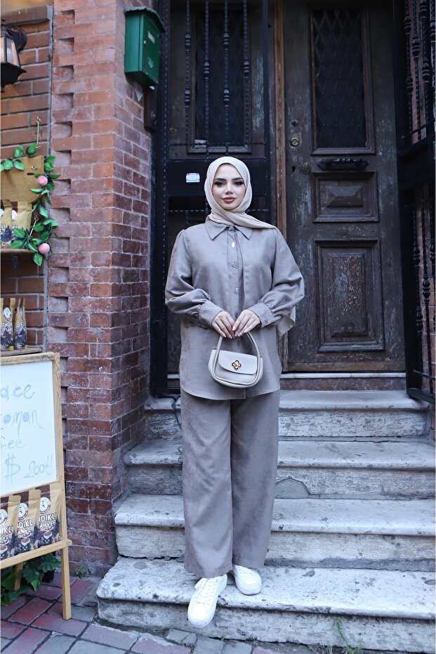 بدلة من جلد الغزال بأزرار - 1