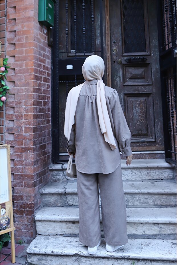 بدلة من جلد الغزال بأزرار - 5