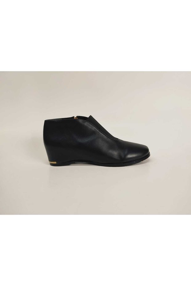 Women's Genuine Leather Sole Black Leather Boots with Accessory Detail