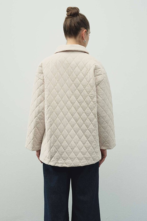 معطف مبطن بأزرار ومرصع بالأحجار - 7