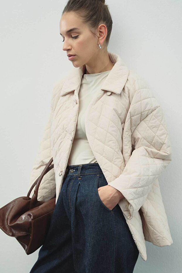 معطف مبطن بأزرار ومرصع بالأحجار - 5