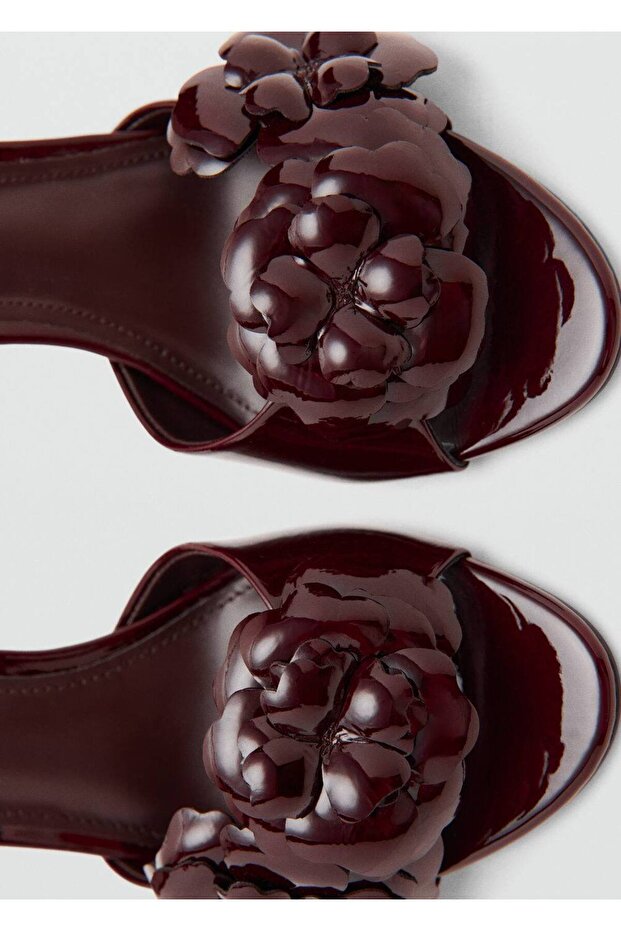 Çiçekli rugan topuklu sandalet - 3