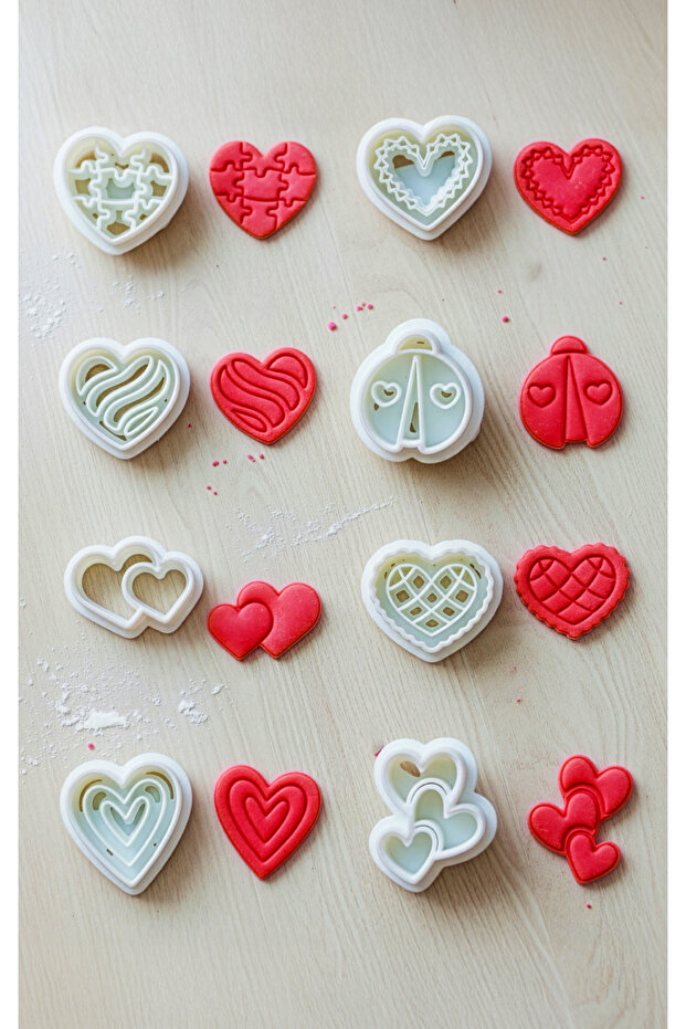مجموعة قوالب طين البوليمر الصغيرة المكونة من 8 قوالب مختلفة على شكل قلب - 1