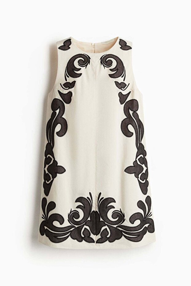 Embroidered shift dress