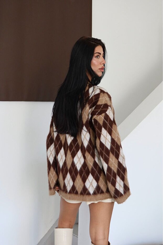 Zero-Neckline Diamond-Patterned Standard Size Suitable for Sizes S to 2XL, Soft and Medium-Length Draped Sweater with a Beard-Like Texture. - 4