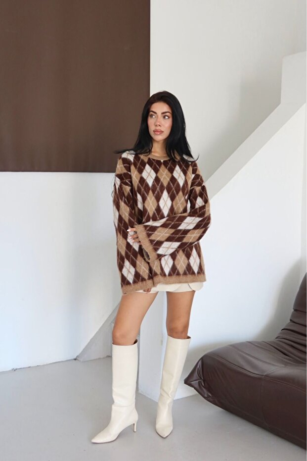 Zero-Neckline Diamond-Patterned Standard Size Suitable for Sizes S to 2XL, Soft and Medium-Length Draped Sweater with a Beard-Like Texture. - 3