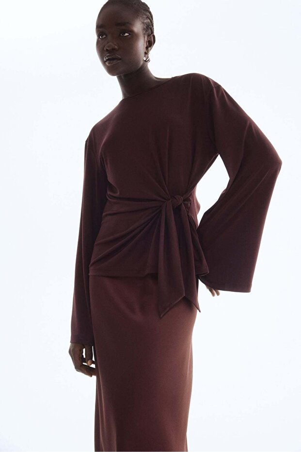 Tie-detail top