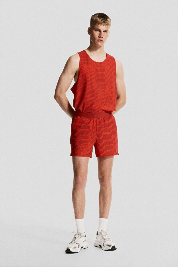 Short running shorts with DryMove™