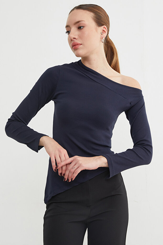 Basic Asimetrik Yırtmaçlı Tek Omuz Bluz - 1