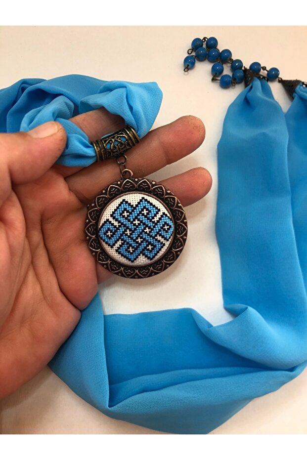 Kanaviçe İşlemeli Fular Kolye - 4