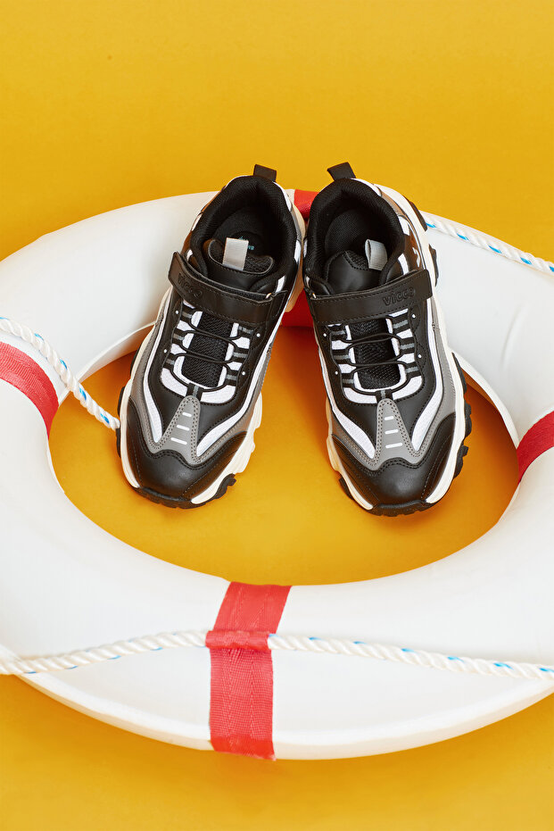 Pote Black Outdoor Shoes