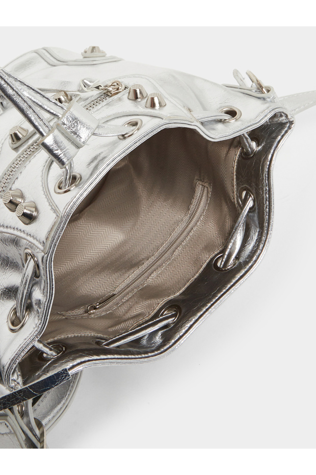 حقيبة دلو مرصعة بالمعدن برباط - 4