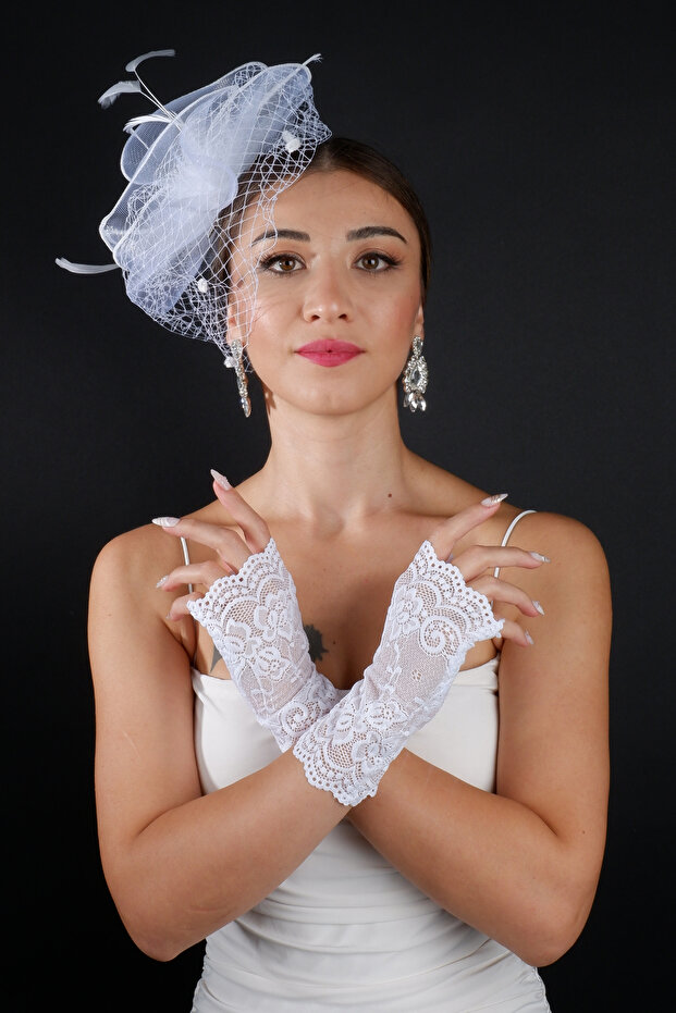 Bridal Wedding Veil Accessory and Short Fingerless Lace Wedding Gloves Set