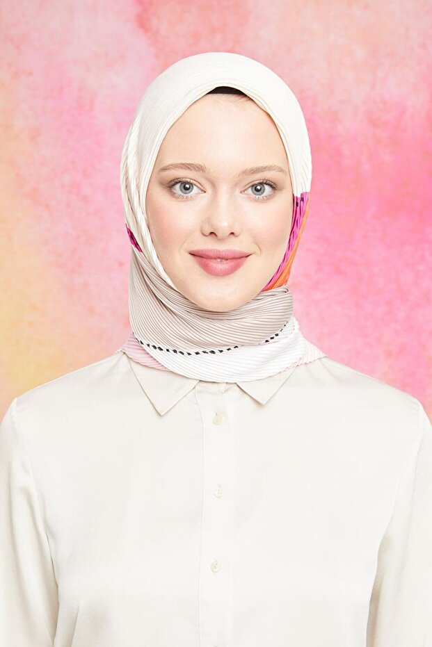 وشاح رقمي مطوي من الفوشيه - 2