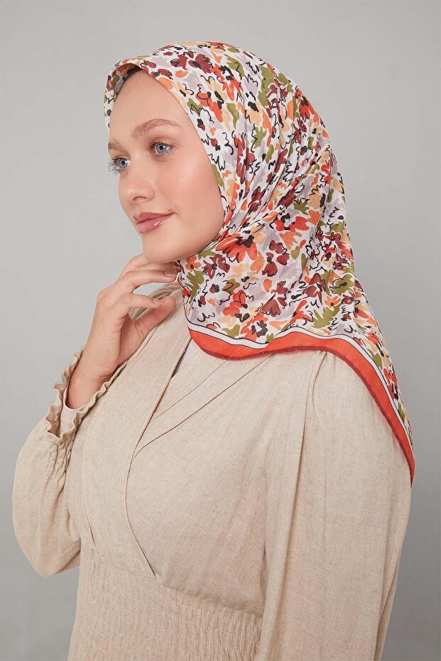 وشاح ناعم بنمط زهور مختلطة باللون البرتقالي - 2