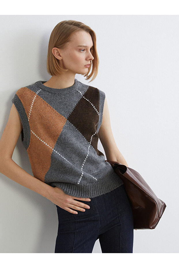 Gray Crew Neck Diamond Patterned Women's Knit Sweater