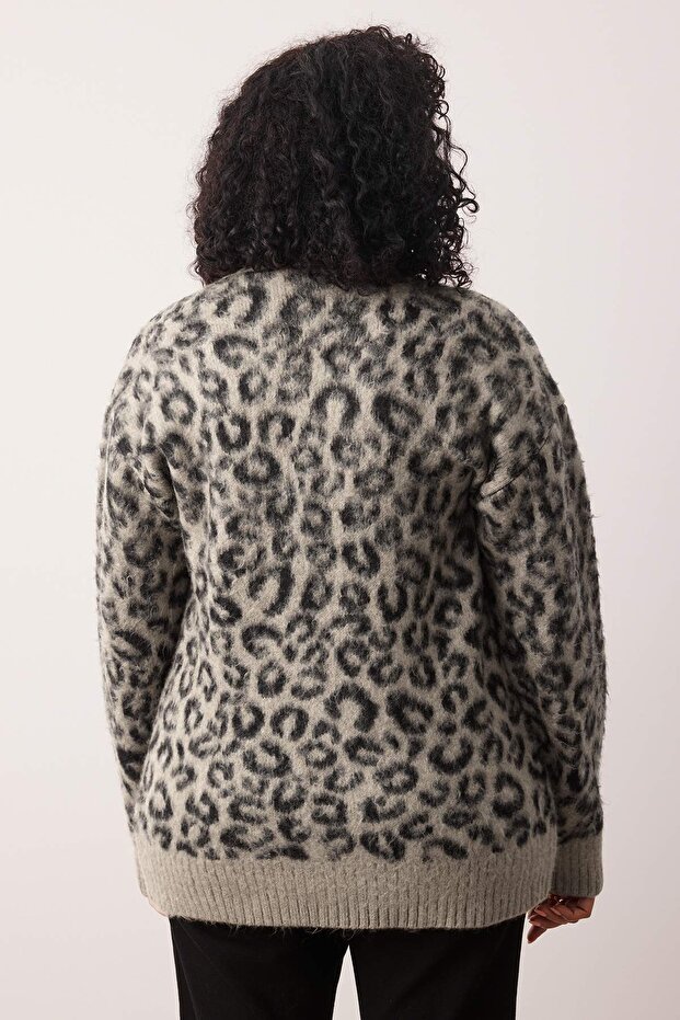 Camel Leopar Desenli Yumuşak Tuşeli Relax Fitt Triko Hırka TBBAW26AV00001 - 8