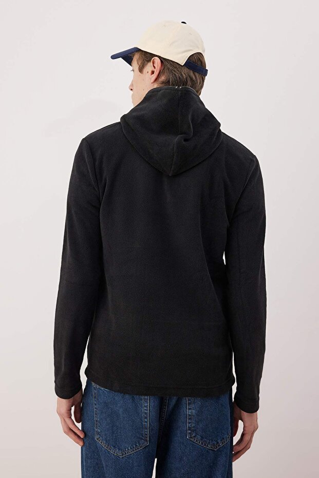 Siyah Slim/Dar Kesim Polar Fermuarlı Kapüşonlu Sweatshirt TMNAW26SW00064 - 4