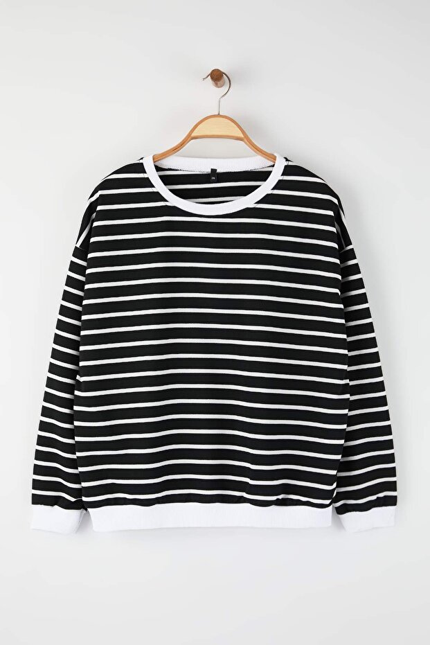Siyah-Beyaz Çizgili Regular Fit Bisiklet Yaka Büyük Beden Sweatshirt TBBAW26AO00043 - 5