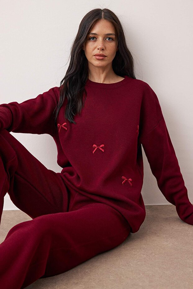 Bordowy zestaw bluzki i spodni z haftem TCTAW26US00064 - 2