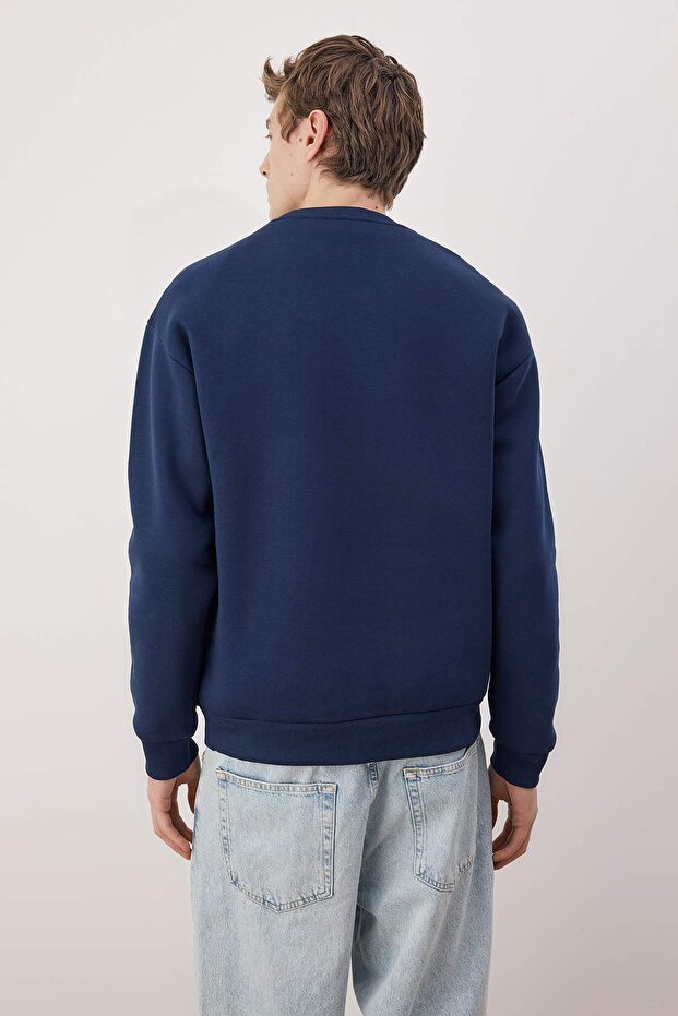 Lacivert Oversize/Geniş Kesim Yazı Nakışlı Kalın İçi Polar Sweatshirt TMNAW25SW00091 - 4