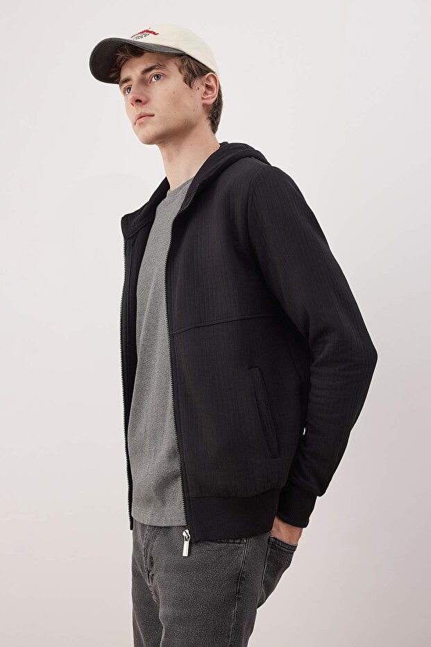 Siyah Regular/Normal Kesim Dokulu Kapüşonlu Sweatshirt TMNAW26SW00061 - 1