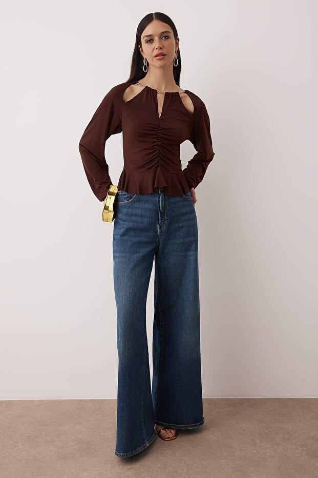 Koyu Kahverengi Pencere/Cut Out Detaylı Aksesuarlı Örme Bluz TPRAW24BZ00053 - 3