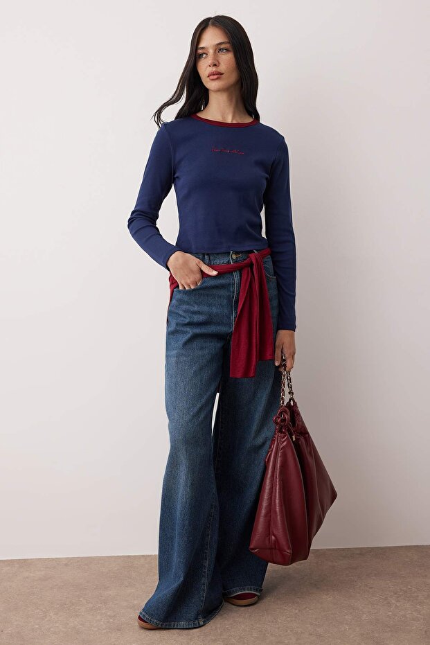 Lacivert Nakışlı Fitted/Vücuda Oturan Kontrast Detaylı Örme T-Shirt TWOAW26TS00019 - 2