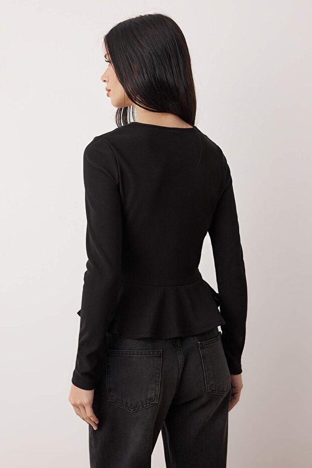 Siyah V Yaka Düğmeli Peplum/Bele Oturan Esnek Örme Bluz TWOAW26AU00118 - 4