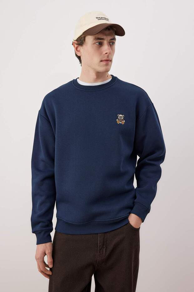 Lacivert Ayıcık Nakışlı Oversize/Geniş Kesim Sweatshirt TMNAW25SW00011